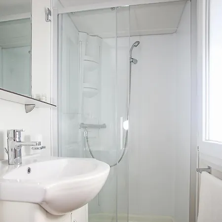 Auto-kamp Dvije Suze 2 * Bristane