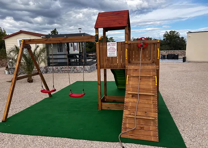 Auto-kamp Dvije Suze 2 Bristane