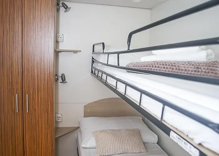 ホリデーパーク Auto-kamp Dvije Suze 2 *